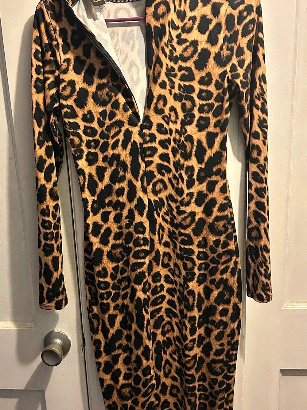 VOTIQUE Leopard Print Long Sleeve Maxi Dress Like New